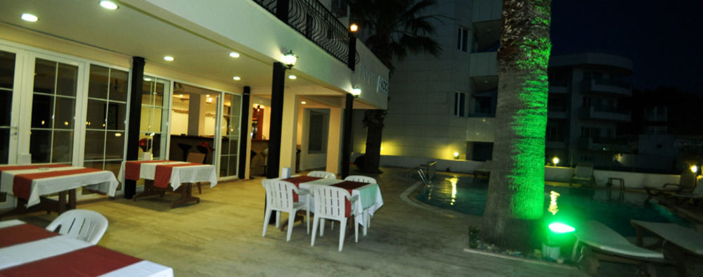 Ado Beach Hotel ทูร์กุทริส ภายนอก รูปภาพ