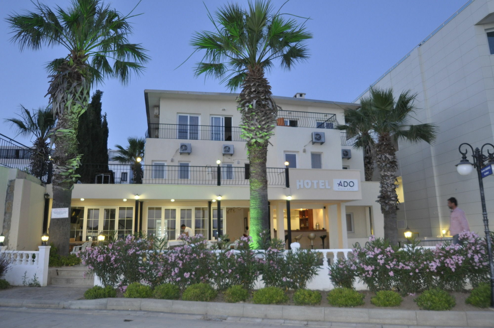 Ado Beach Hotel ทูร์กุทริส ภายนอก รูปภาพ